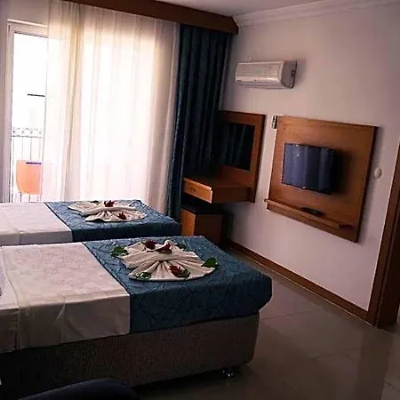 Forest Village Ξενοδοχείο 5*