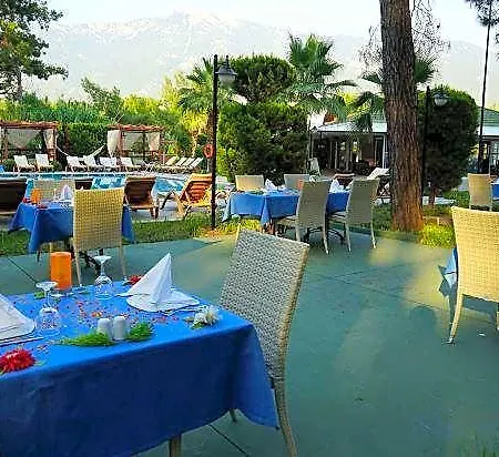 Forest Village Otel Cedit