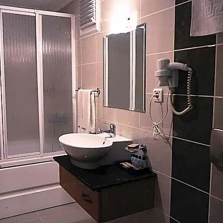 Forest Village Otel
