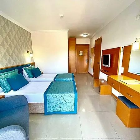 Ξενοδοχείο Forest Village 5*