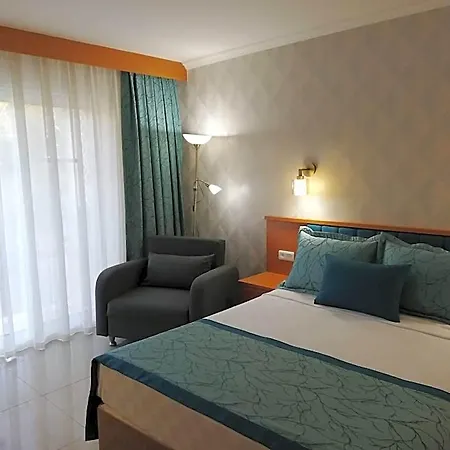 Ξενοδοχείο Forest Village 5*